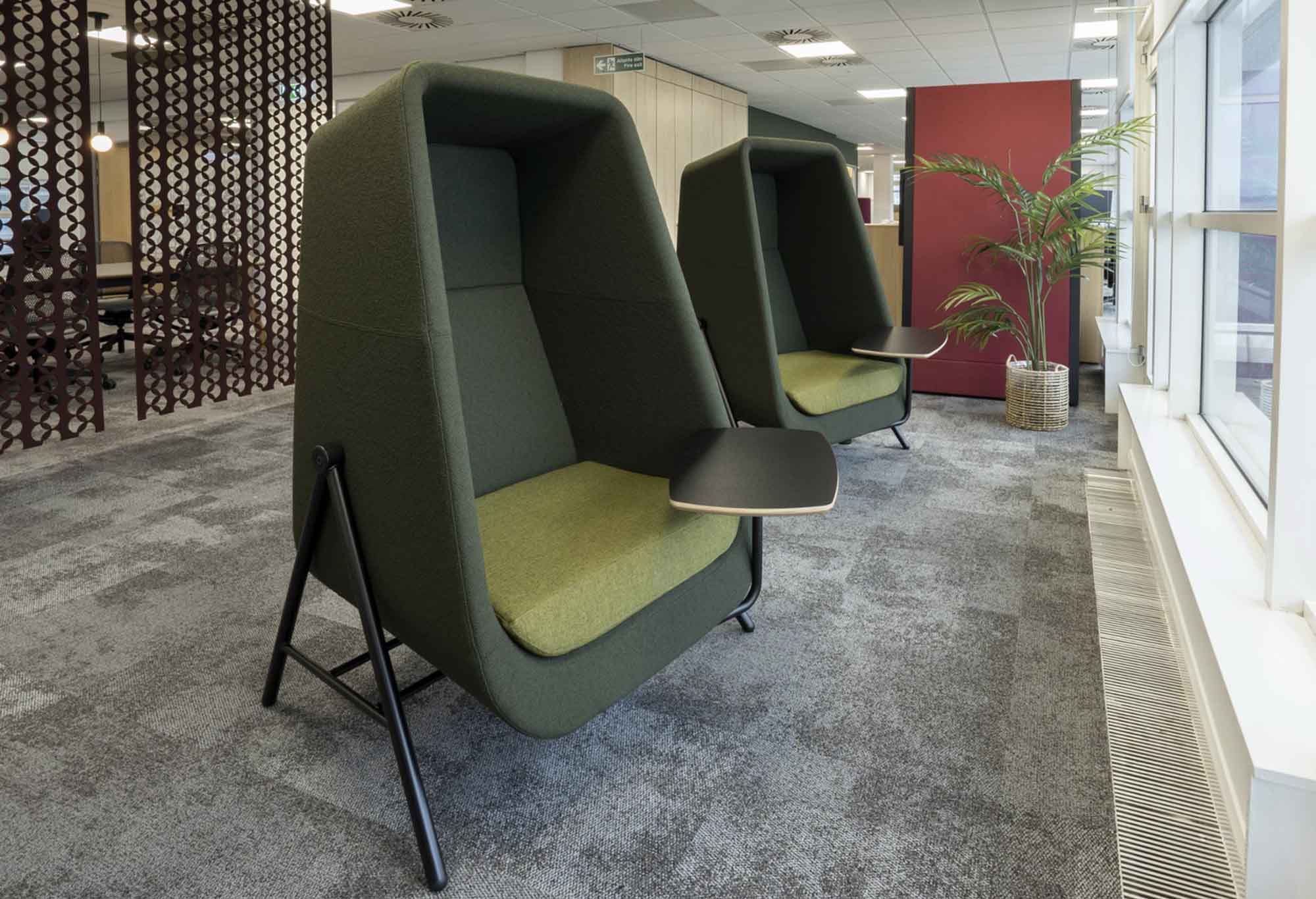 GIBBSONN-office-and-booths-pods-slide-image-3